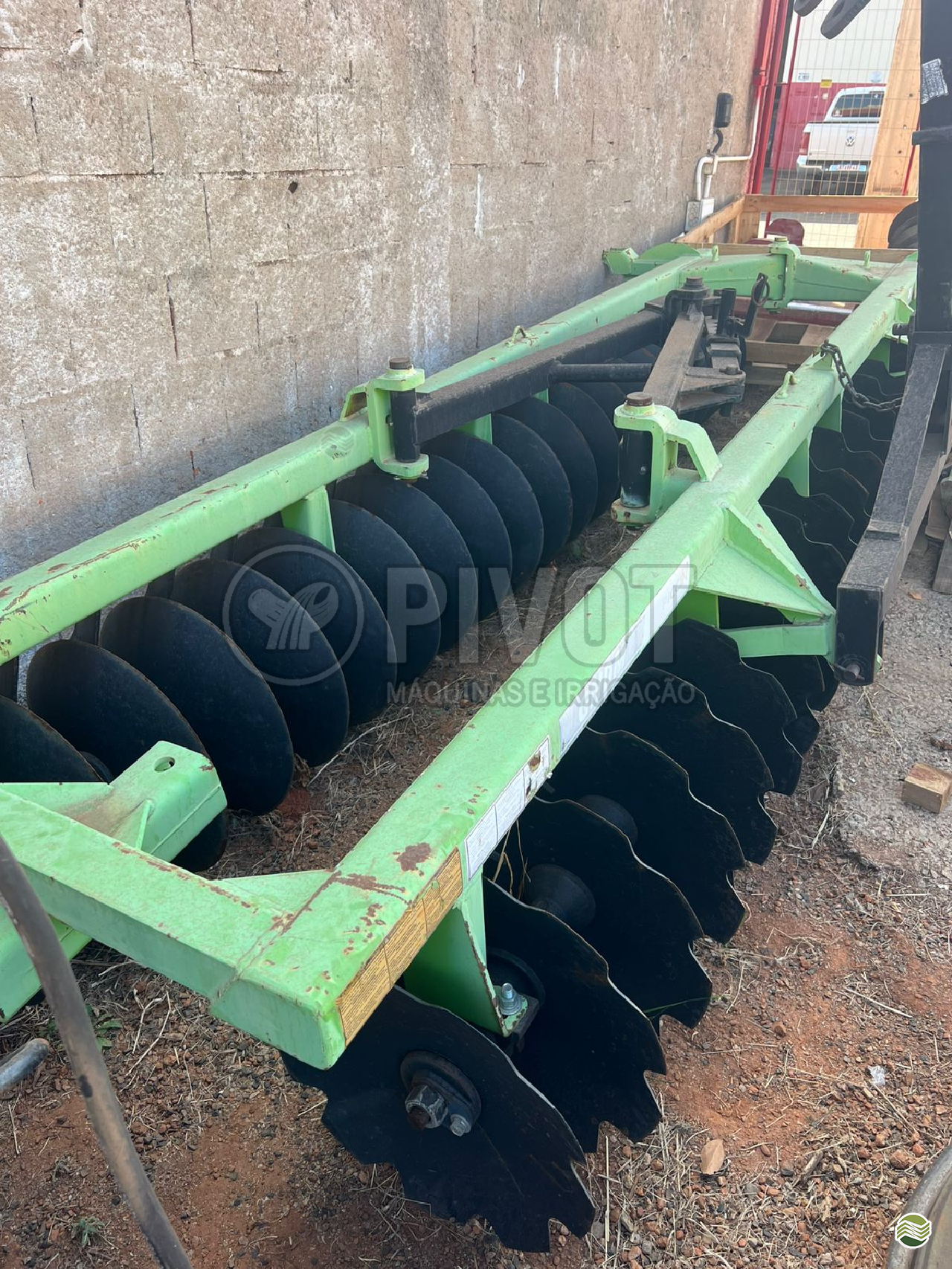 IMPLEMENTOS AGRICOLAS GRADE NIVELADORA NIVELADORA 42 DISCOS Pivot Máquinas - Case  GOIANIA GOIAS GO